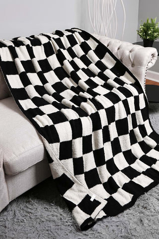 Checkerboard Pattern Comfort Luxe Blanket