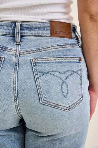 Judy Blue Petite Magic Fit Straight Jeans