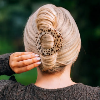 Blonde Tortoise Large Flat Circle Hair Clip